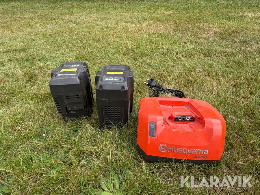 Batterier 2st med snabbladdare Husqvarna BLi300 till trädgårdsutrustning