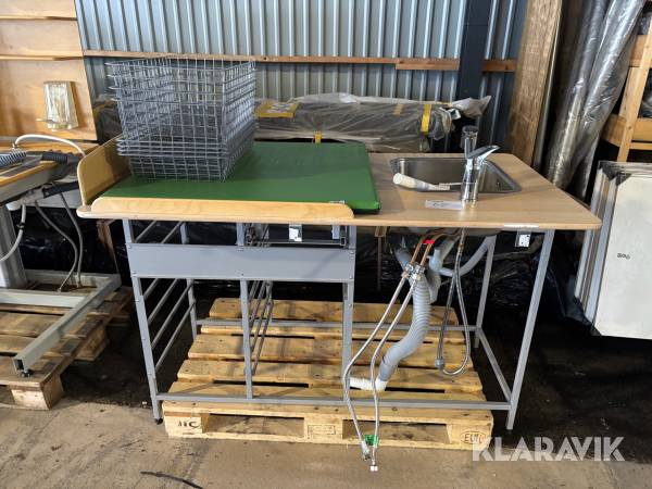 Skötbord med tvättho 1st