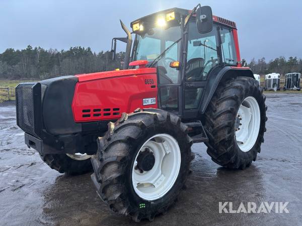 Traktor Valtra Valmet 6650 Hitech Twintrack med drivhjulsberoende