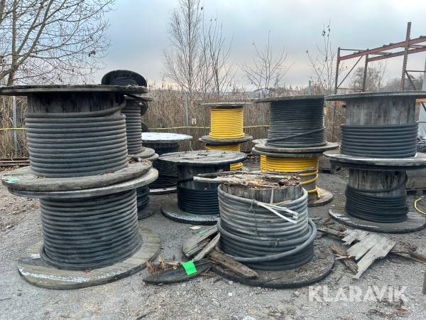 Kabeltrummor med kabel 17 st