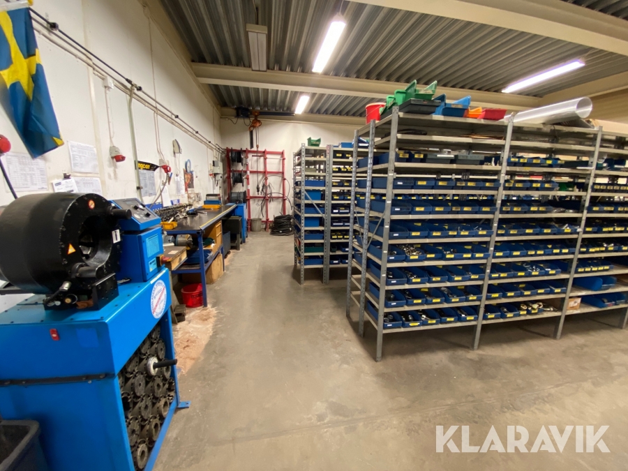 Komplett slangverkstad med slangar, kopplingar och maskiner