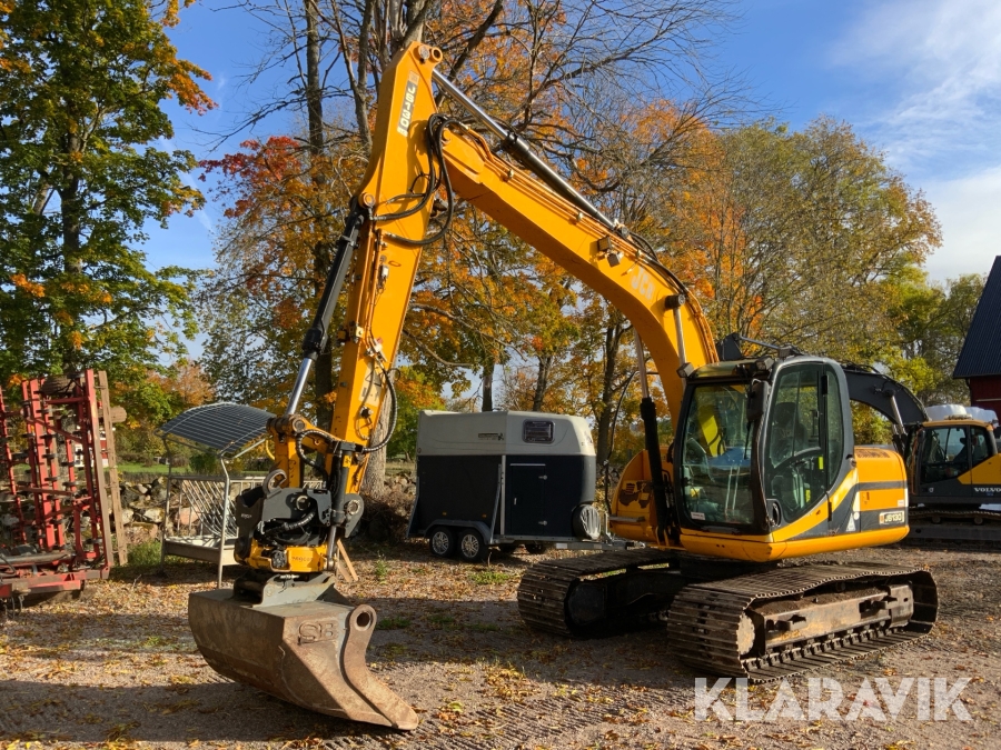 Grävmaskin JCB JS130LC med tiltrotor och planerskopa
