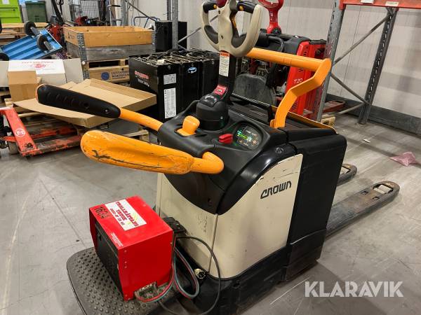 Låglyftande truck Crown WT3040