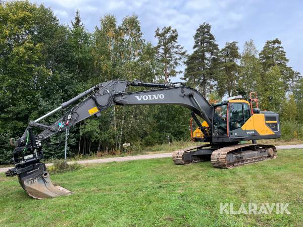 Grävmaskin Volvo EC 250 E med redskap