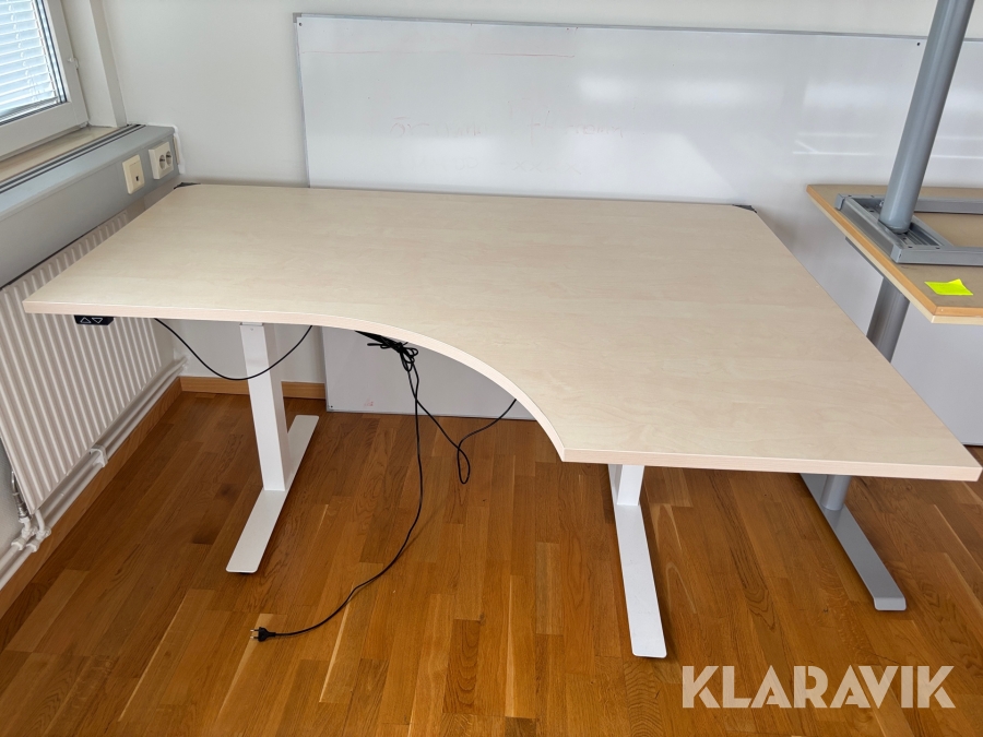 Elektrisk höjbara skrivbord 7st