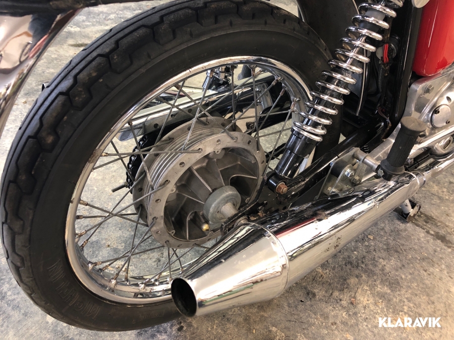 Motorcykel Norton Commando Roadster 750