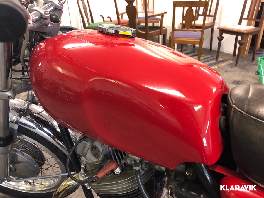 Motorcykel Norton Commando Roadster 750