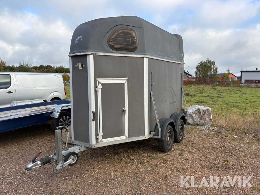 Hästsläp Cheval Compact Racer