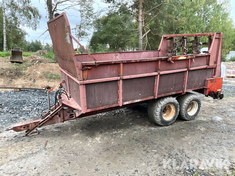 Fastgödselspridare JF 70