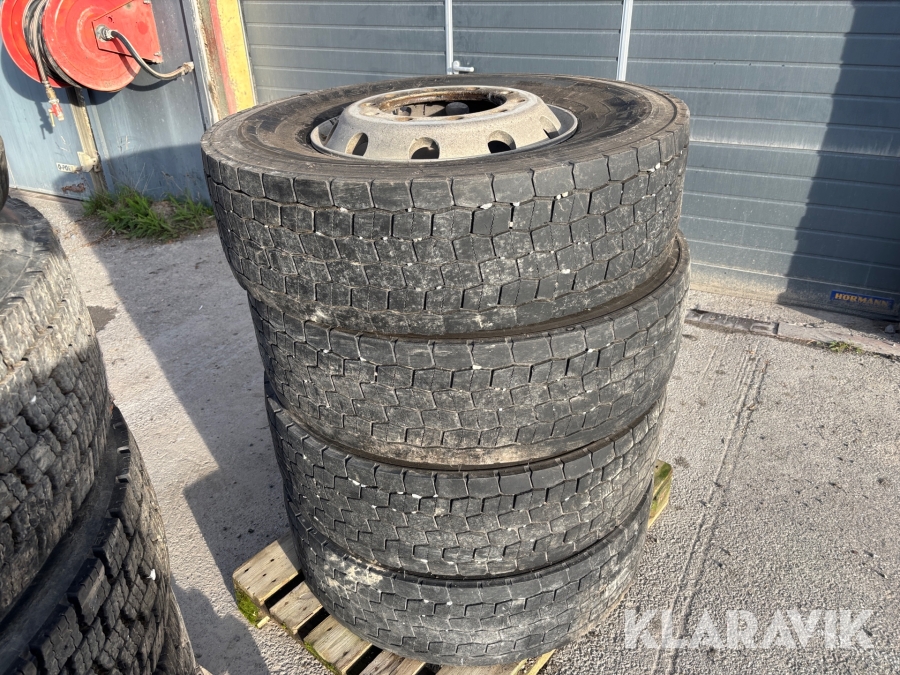 Lastbilsdäck Falken B1856 med alufälg 4st