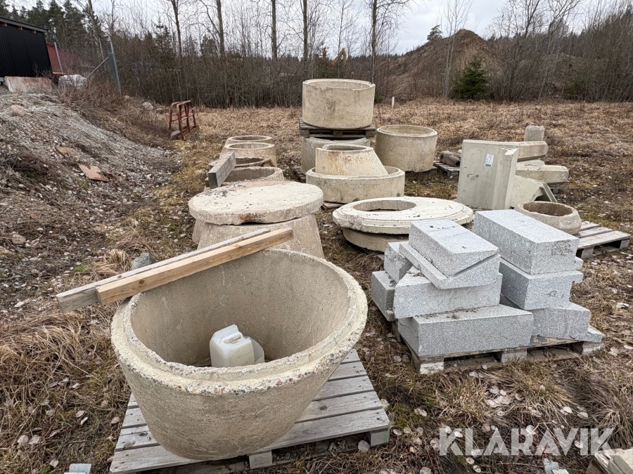 Diverse betongringar, plintar & koner
