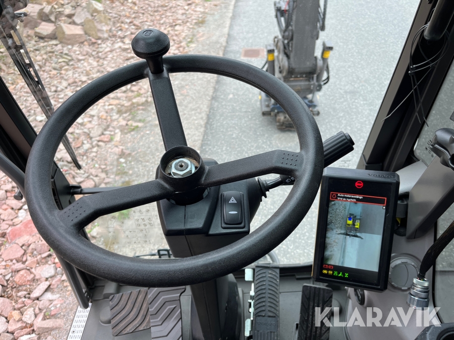 Hjulgrävare Volvo EWR130E med Humus 10CTS vagn och redskap