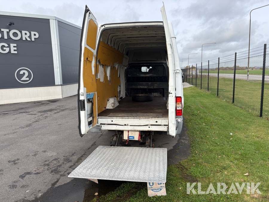 Lätt lastbil Ford Transit 140 T350 med bakgavel