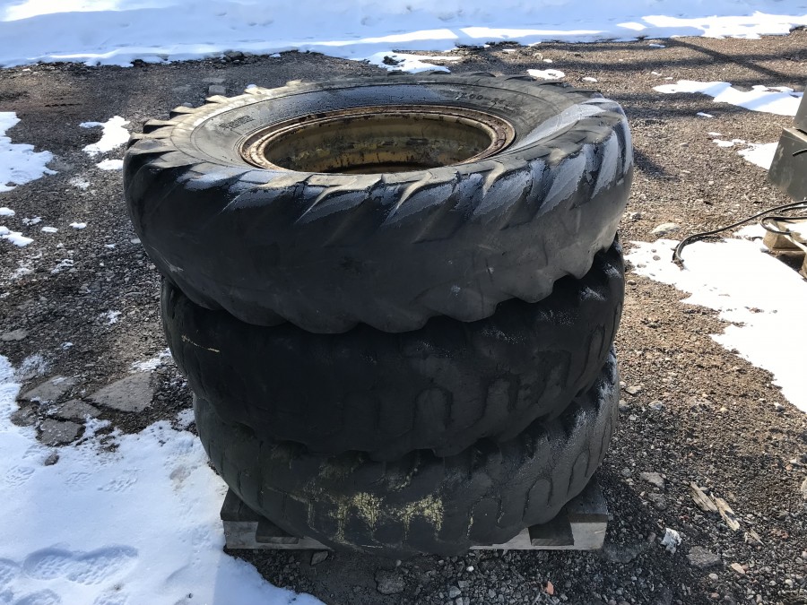 Väghyvel däck & fälg