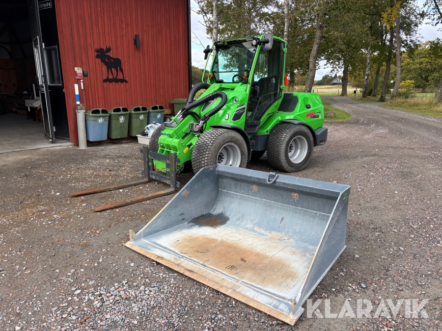 Hjullastare Avant 860i med gafflar skopa