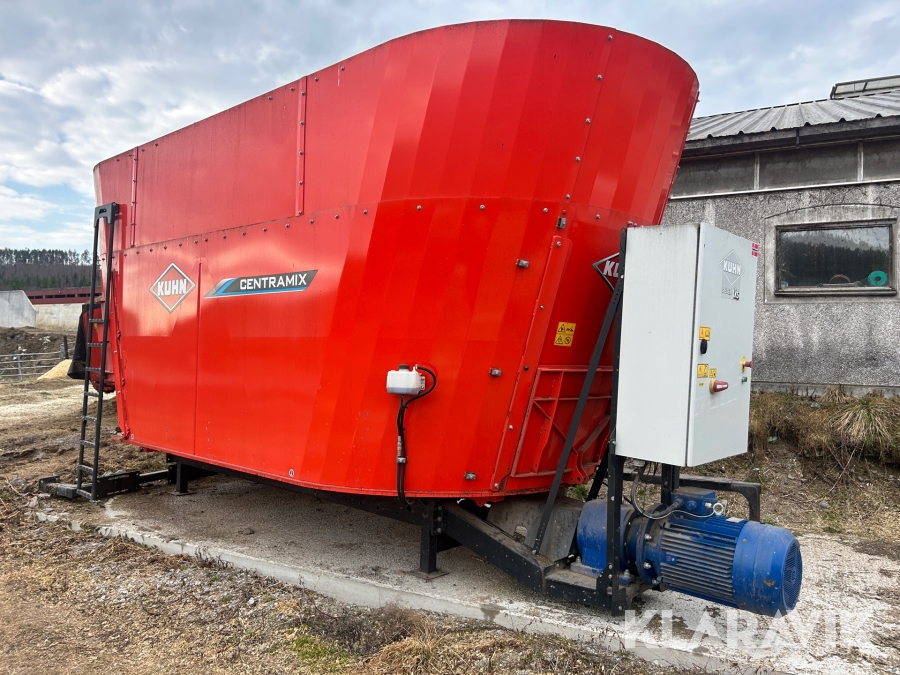 Stationär blandarvagn Kuhn Centramix 30.2 DL
