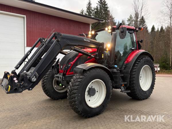 Traktor Valtra N134 Direct med frontlastare
