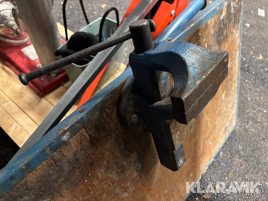 Arbetsbänk med skruvstäd Ridgid Matador fällbara ben