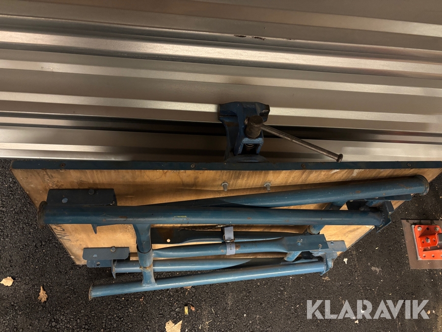 Arbetsbänk med skruvstäd Ridgid Matador fällbara ben