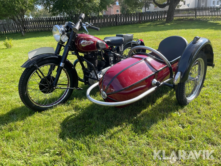 Motorcykel Ariel VII med sidovagn