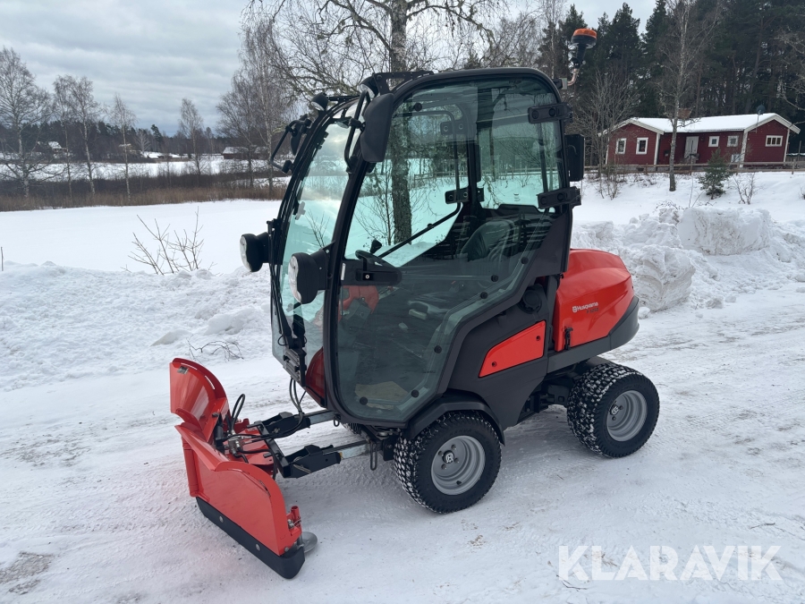 Redskapsbärare Husqvarna P 525D med redskap