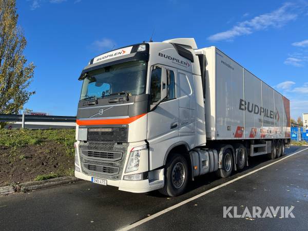 Dragbilsekipage Volvo FH 500 Med kyl/frystrailer