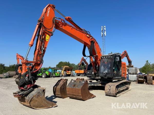 Grävmaskin Hitachi ZX225 USLC -5B med grävsystem, rotator & 3 skopor