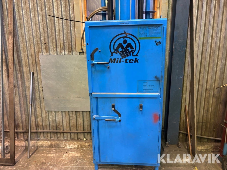 Balpress/komprimator Mil-tek 205 TS