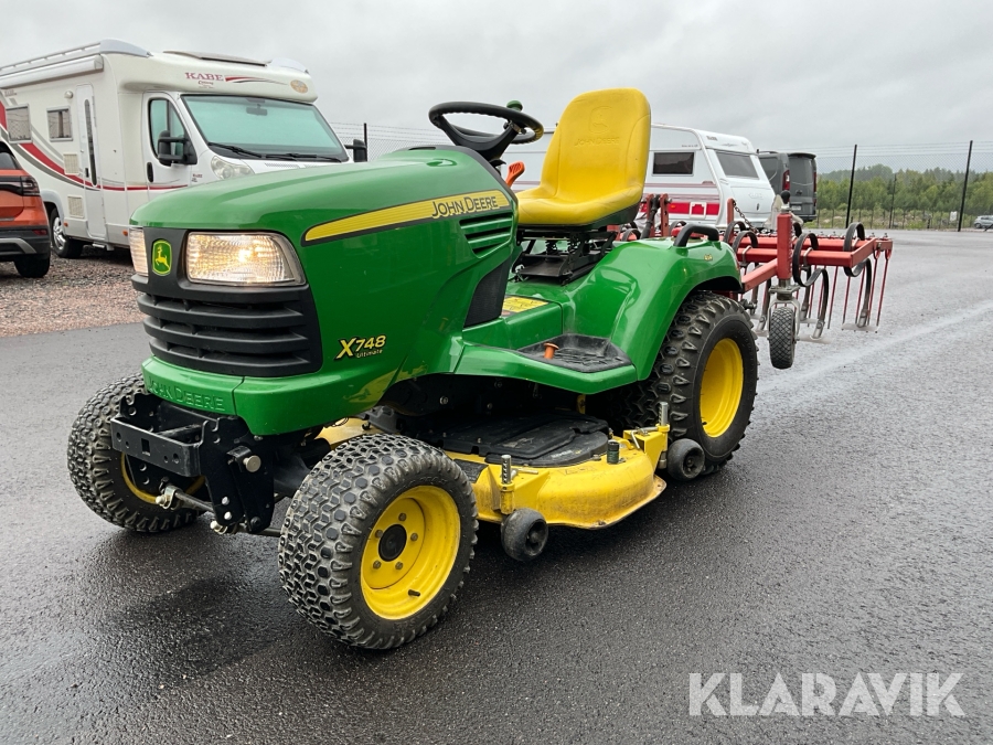 Åkgräsklippare John Deere X748 Ultimate med redskap