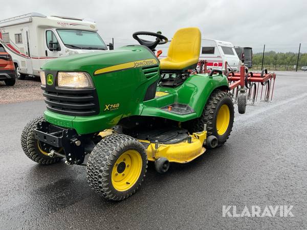 Åkgräsklippare John Deere X748 Ultimate med redskap