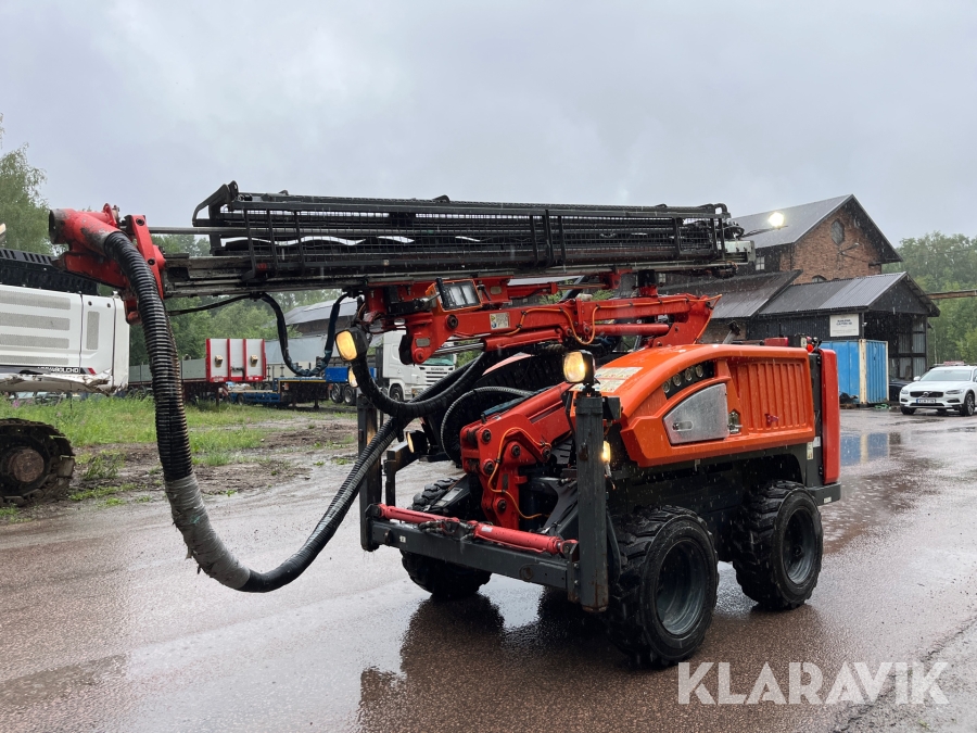 Borrvagn Sandvik Commando DC130RI med stålband
