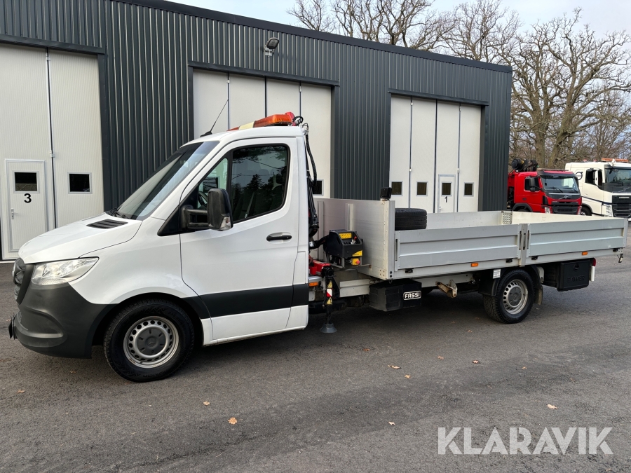 Lätt lastbil Mercedes-Benz Sprinter 316 CDI med kran