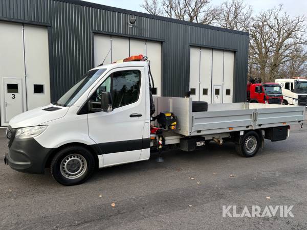 Lätt lastbil Mercedes-Benz Sprinter 316 CDI med kran