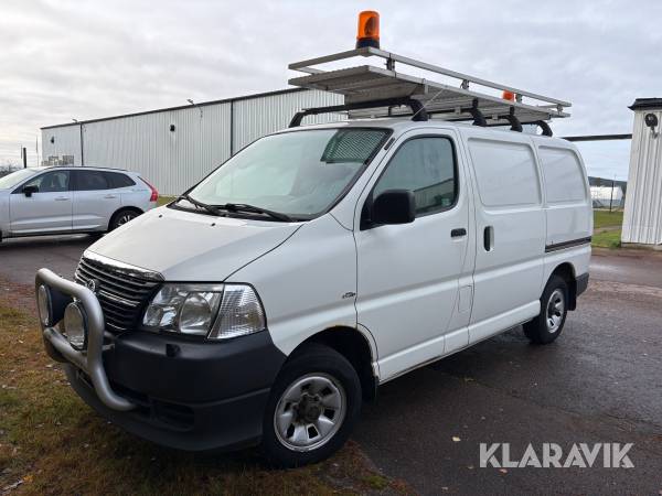 Skåpbil Toyota HiAce med verkstadsutrustning