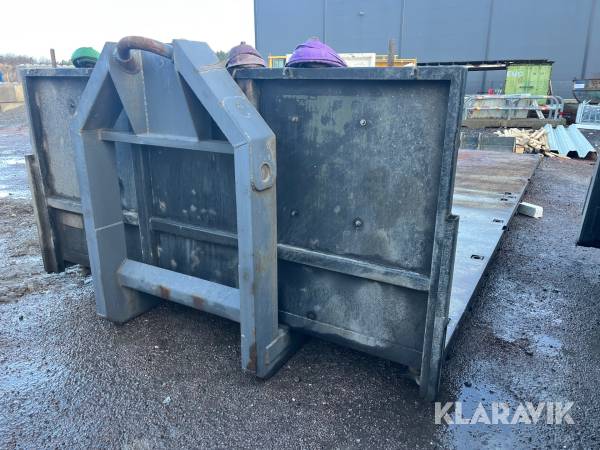 Maskinflak med containerfäste