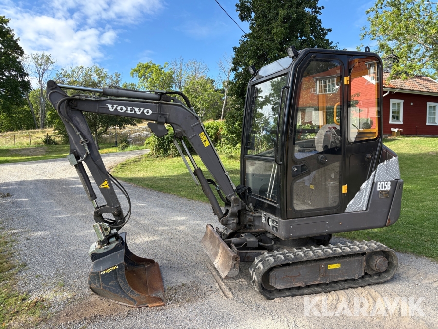 Grävmaskin Volvo EC15B med kärra & redskap