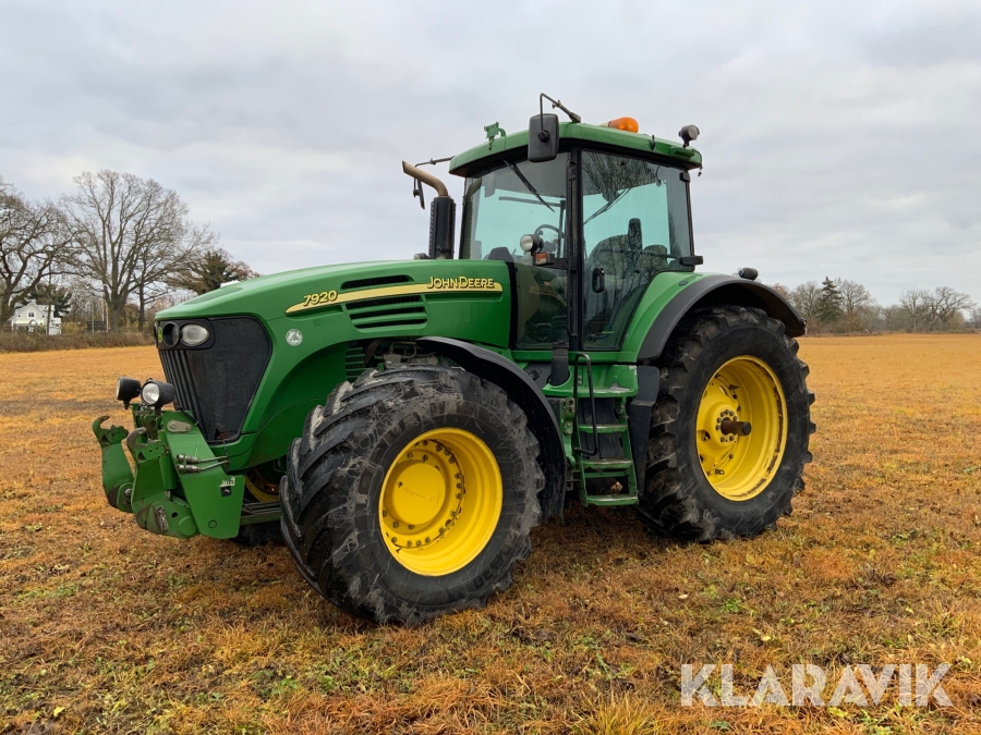 Traktor John Deere 7920