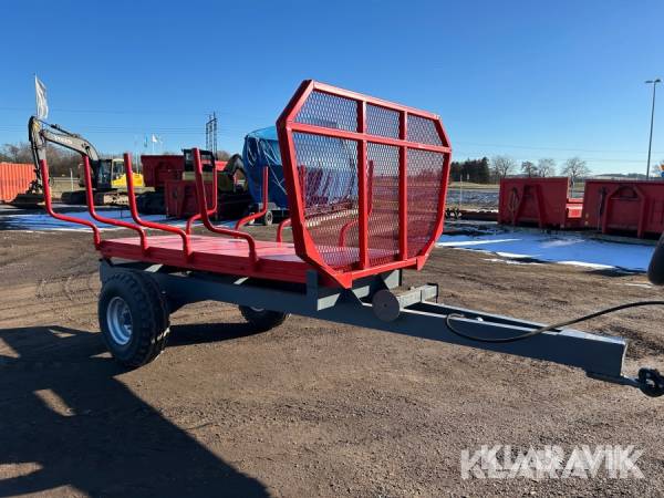 Virkesvagn med tippfunktion