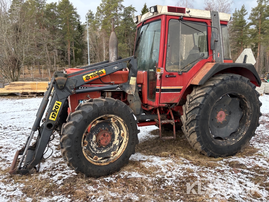 Traktor International 844 AXL