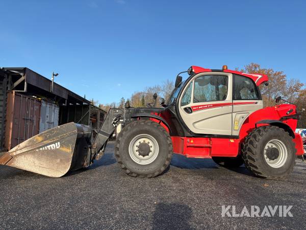 Teleskoplastare Manitou MLT 961 med skopa och gafflar