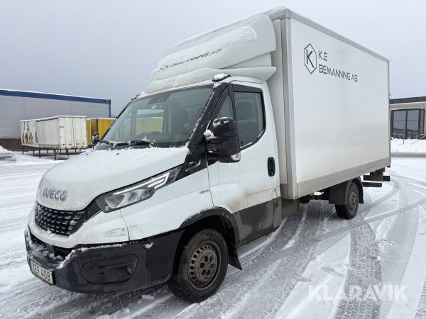Skåpbil Iveco Daily med bakgavellyft