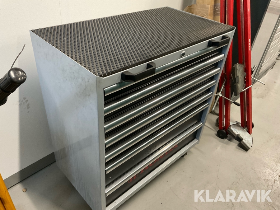 Verktygsvagn med verktyg