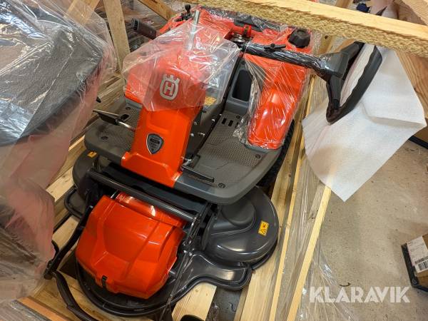 Åkgräsklippare Husqvarna Rider 214TC