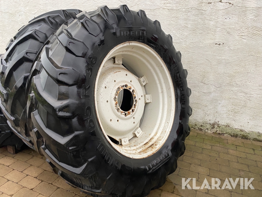 Traktordäck med fälg Pirelli 600/65R38 2 st 