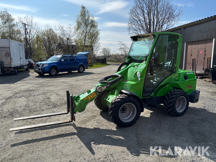 Teleskoplastare Avant M750 EIMCT med redskap