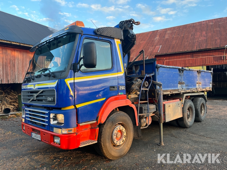 Kranbil Volvo FM7 6X2 med Tipp 