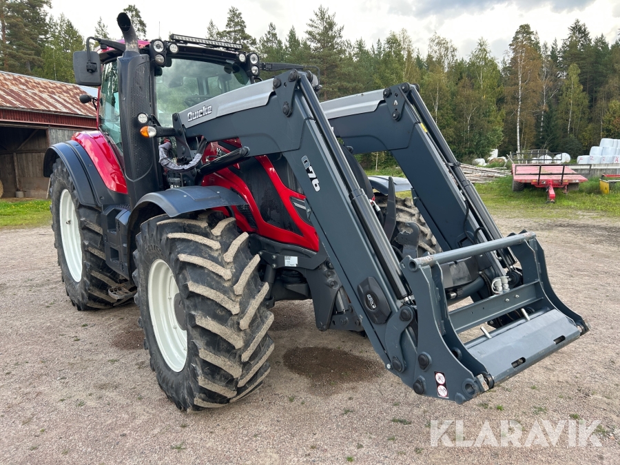 Traktor Valtra T174E Versus