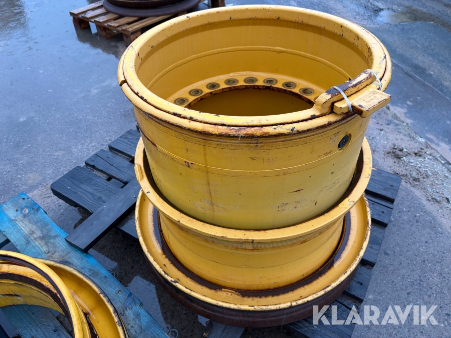 Fälg till hjullastare L180 1st