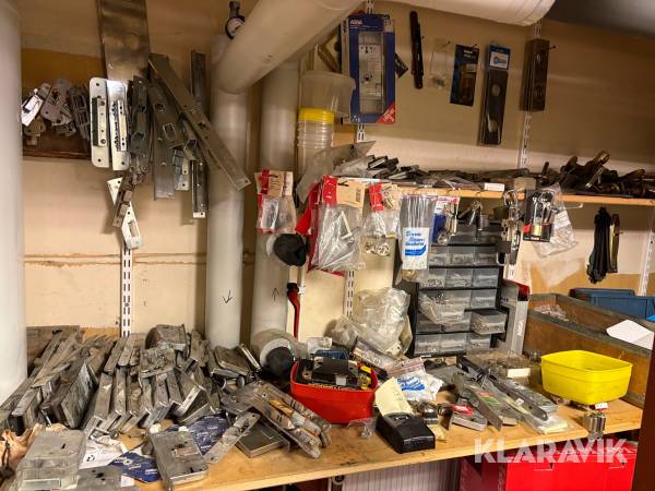 Låskistor med tillbehör