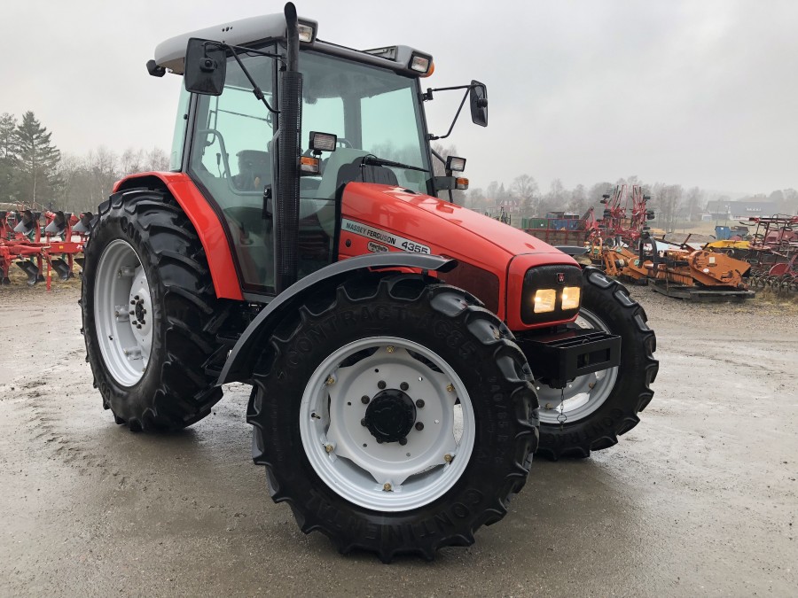 Klaravik Auktioner | Traktor Massey-Ferguson 4355-4 -02